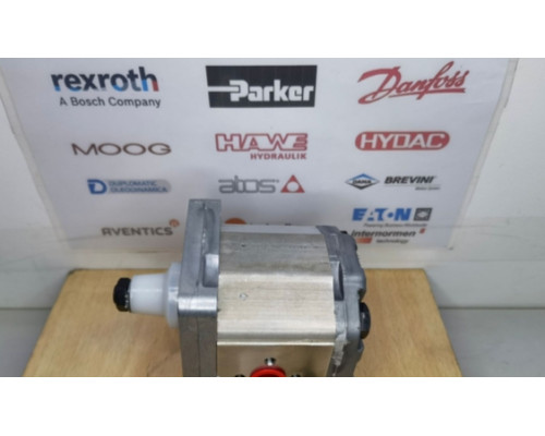 Насос Danfoss 111.20.216.00 SNP2NN-8
