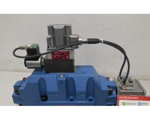 Клапан MOOG D662-4618 P01HLMF6NEC2-E
