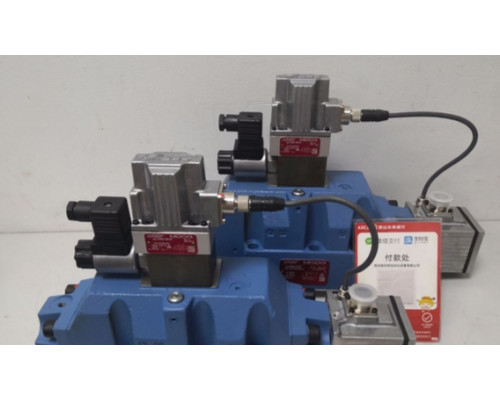 Клапан MOOG D662-4618 P01HLMF6NEC2-E