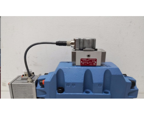 Клапан MOOG D663Z4305K P03JXNF6VSX2-A
