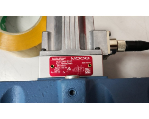 Клапан MOOG D663-4718 L03HABM6VSX2-A