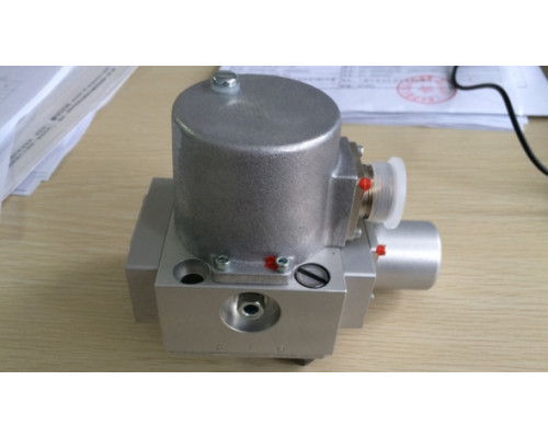 Клапан MOOG D765-1603-4 S38JOGMEUSX0