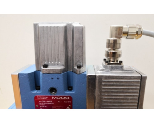 Клапан MOOG D661-4492E G15HOCO4NSF2HO