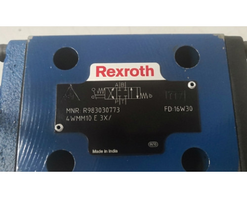 Гидравлический клапан Rexroth Bosch R900598358 DR 10-5-52/200YM